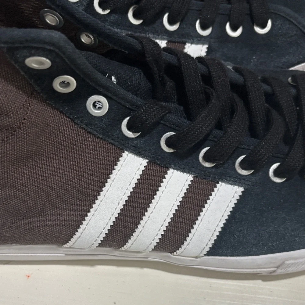 Adidas Matchcourt High RX skate shoes. Men 13 excellent condition. Classic cool! - Picture 5 of 8